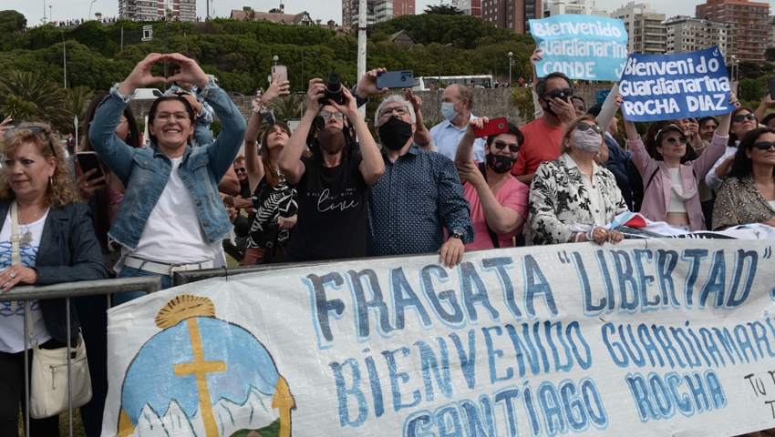 familiares guardiamarinas fragata libertad