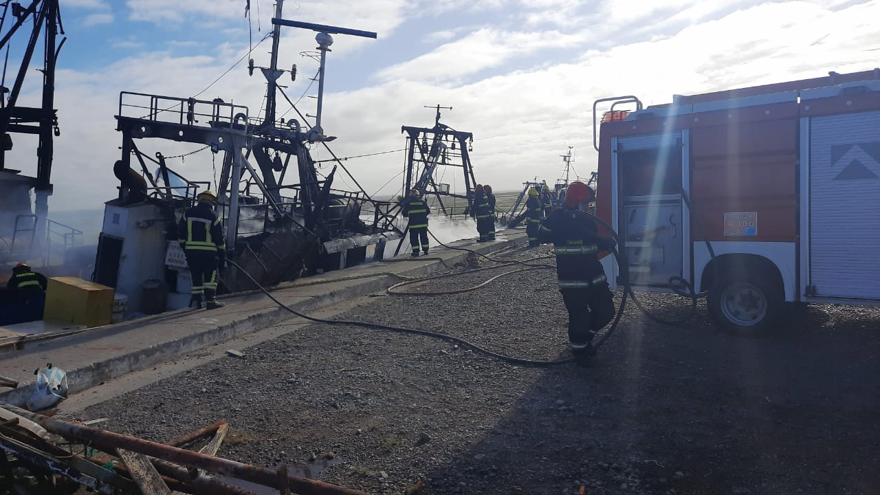 INCENDIO PESQUERO SAN ANTONIO OESTE