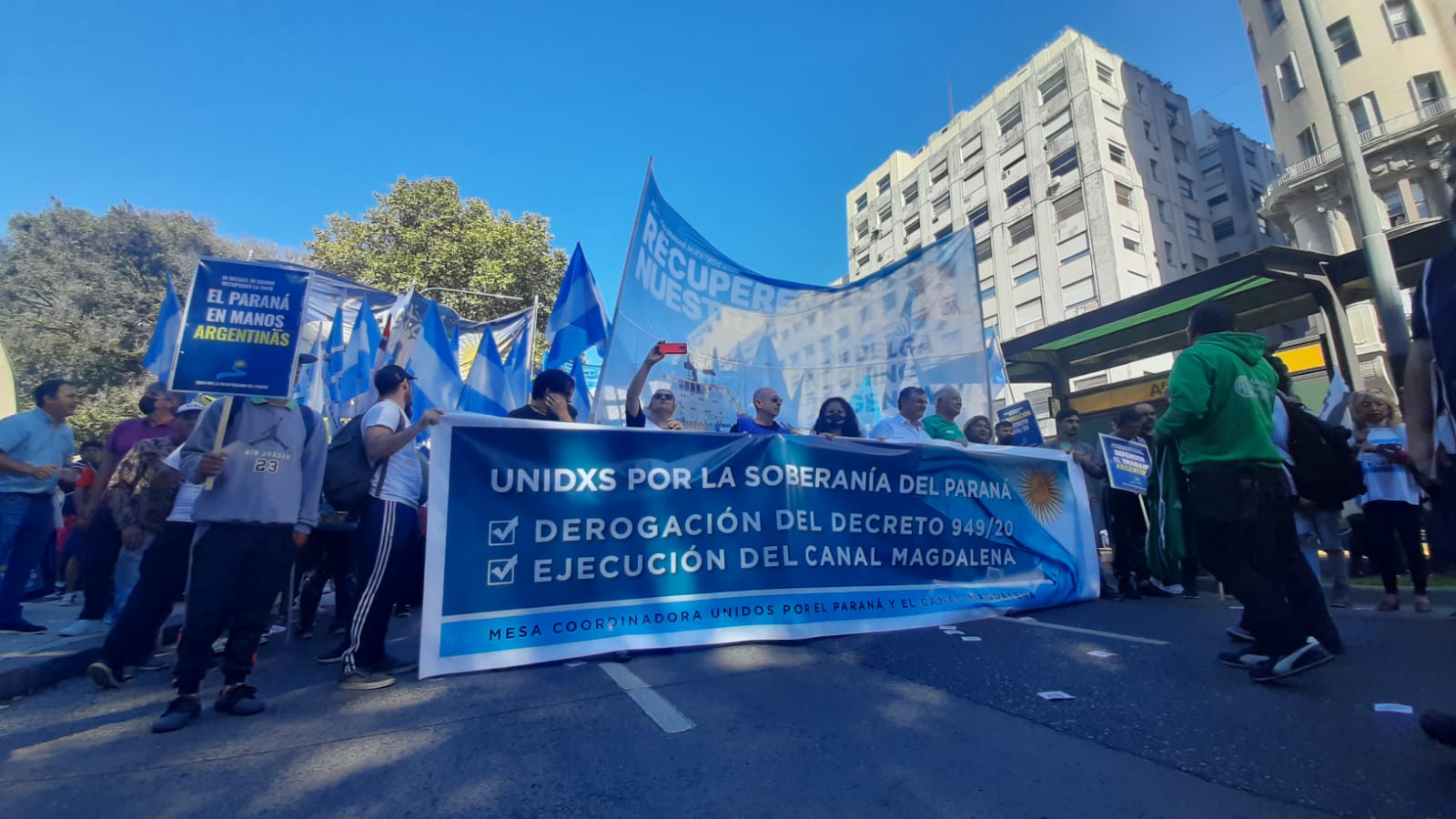 Marcha por el canal Magdalena