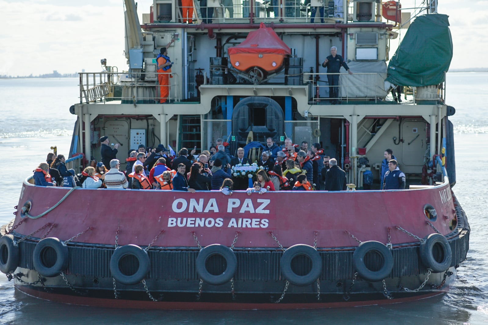 crucero belgrano homenaje puerto bahia