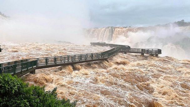 cataratas del iguazu crecida