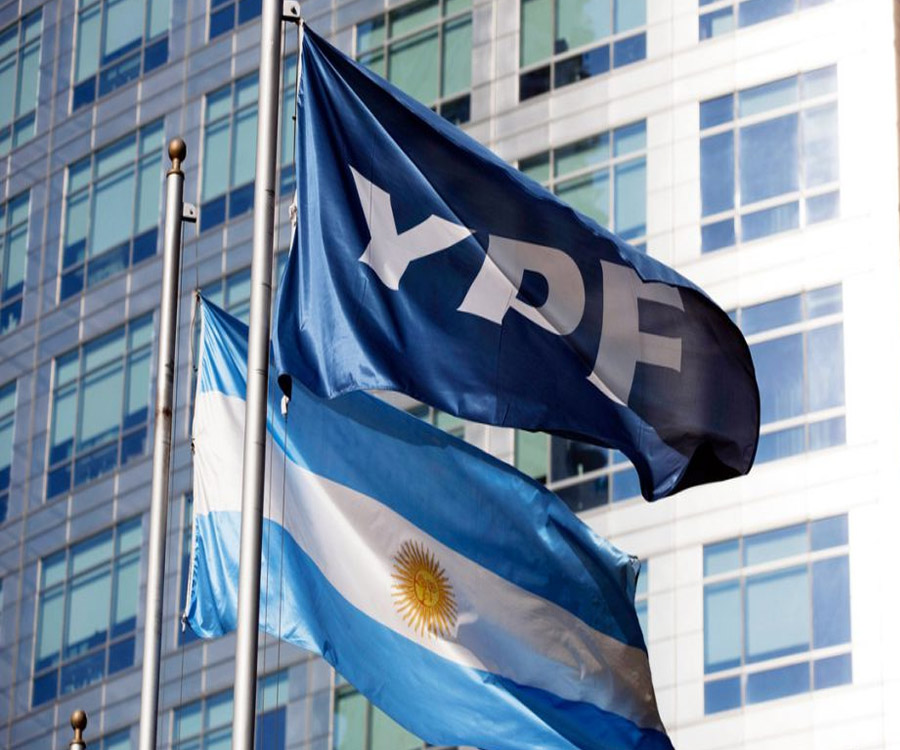 La calificadora de riesgo FIX subió la nota de YPF