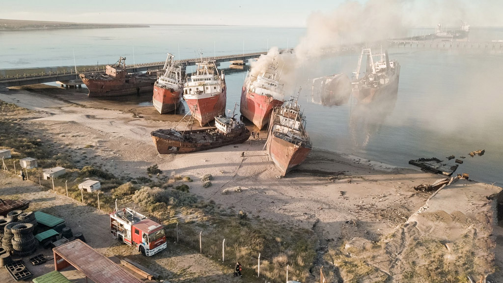 Puerto Madryn: principio de incendio en el pesquero Cabo Buena Esperanza