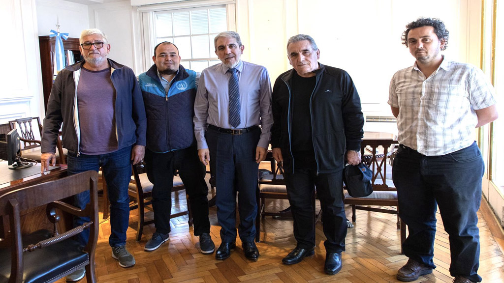 Aníbal Fernández recibió a gremios marítimos y analizó varios temas de la industria naval