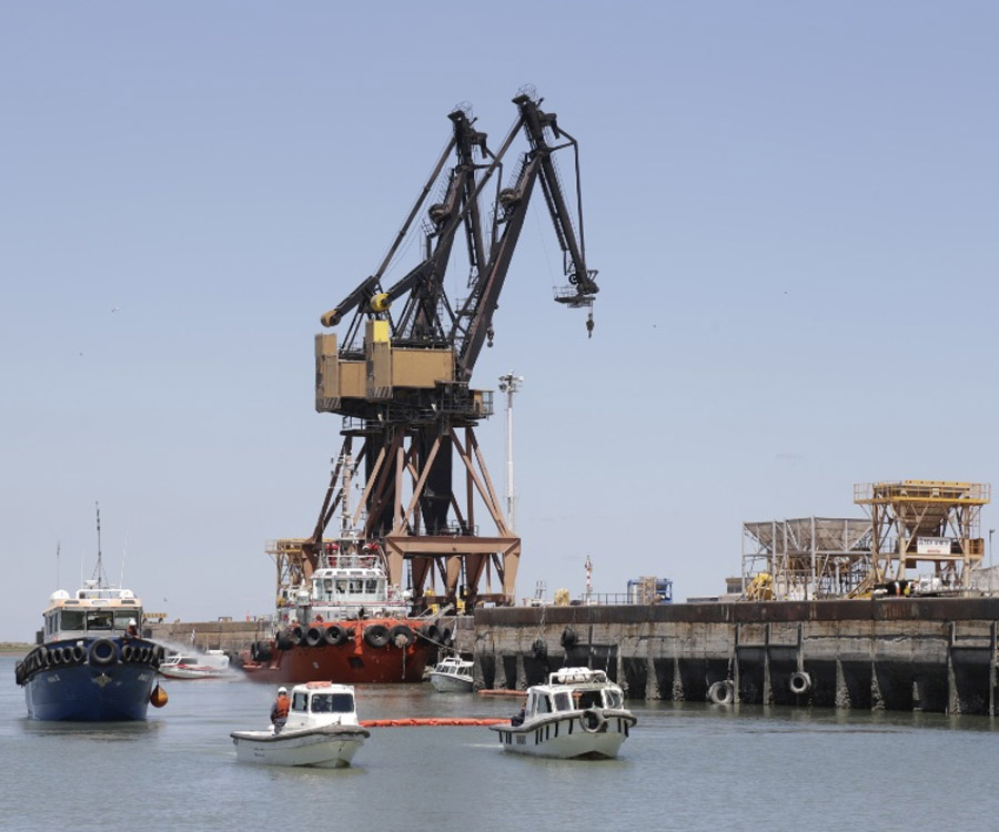 Video: simulacro de control de derrame de hidrocarburos en el Puerto de Bahía Blanca