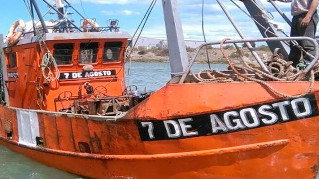 Hallaron muerto a un tripulante del pesquero hundido frente a las costas de Río Negro