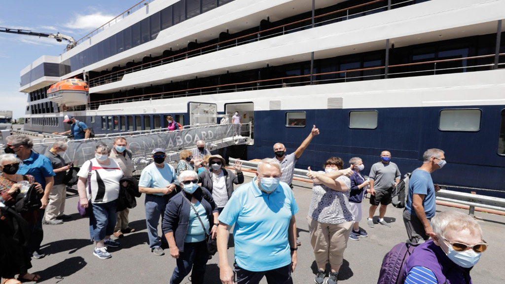 Llegó al país otro crucero con turistas extranjeros