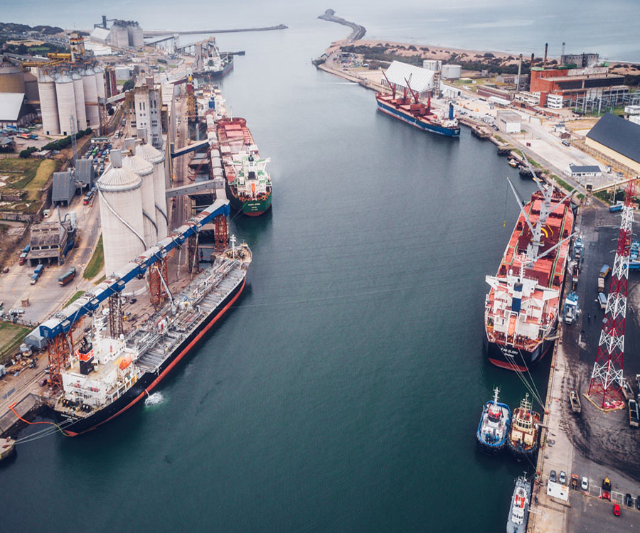 YPF analiza instalar una base para el abastecimiento de buques en puerto Quequén