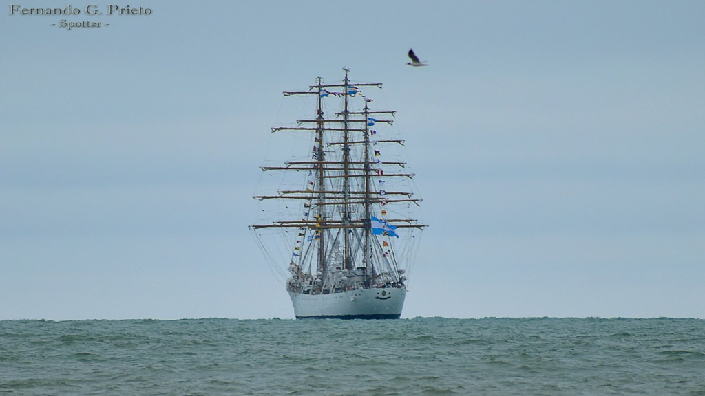 En fotos: la fragata Libertad zarpó de Mar del Plata con destino a Puerto Belgrano