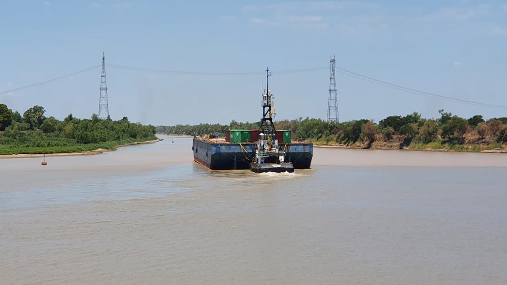 Gestiones para sumar carga a la barcaza que une los puertos de Santa Fe y La Plata