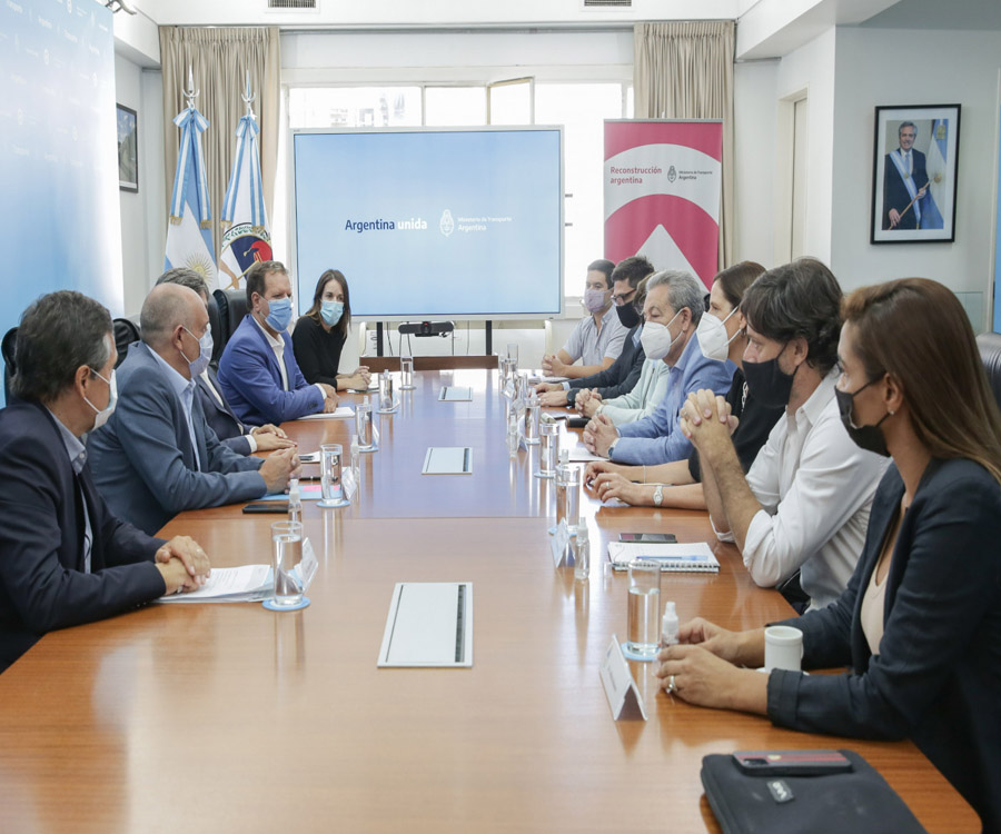 El ministro Guerrera recibió a las cámaras de la marina mercante