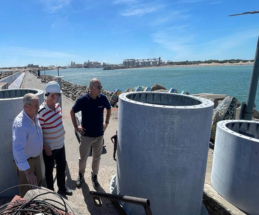 Se inició en Puerto Quequén la instalación de la “Torre Baliza Morro Escollera Sur”