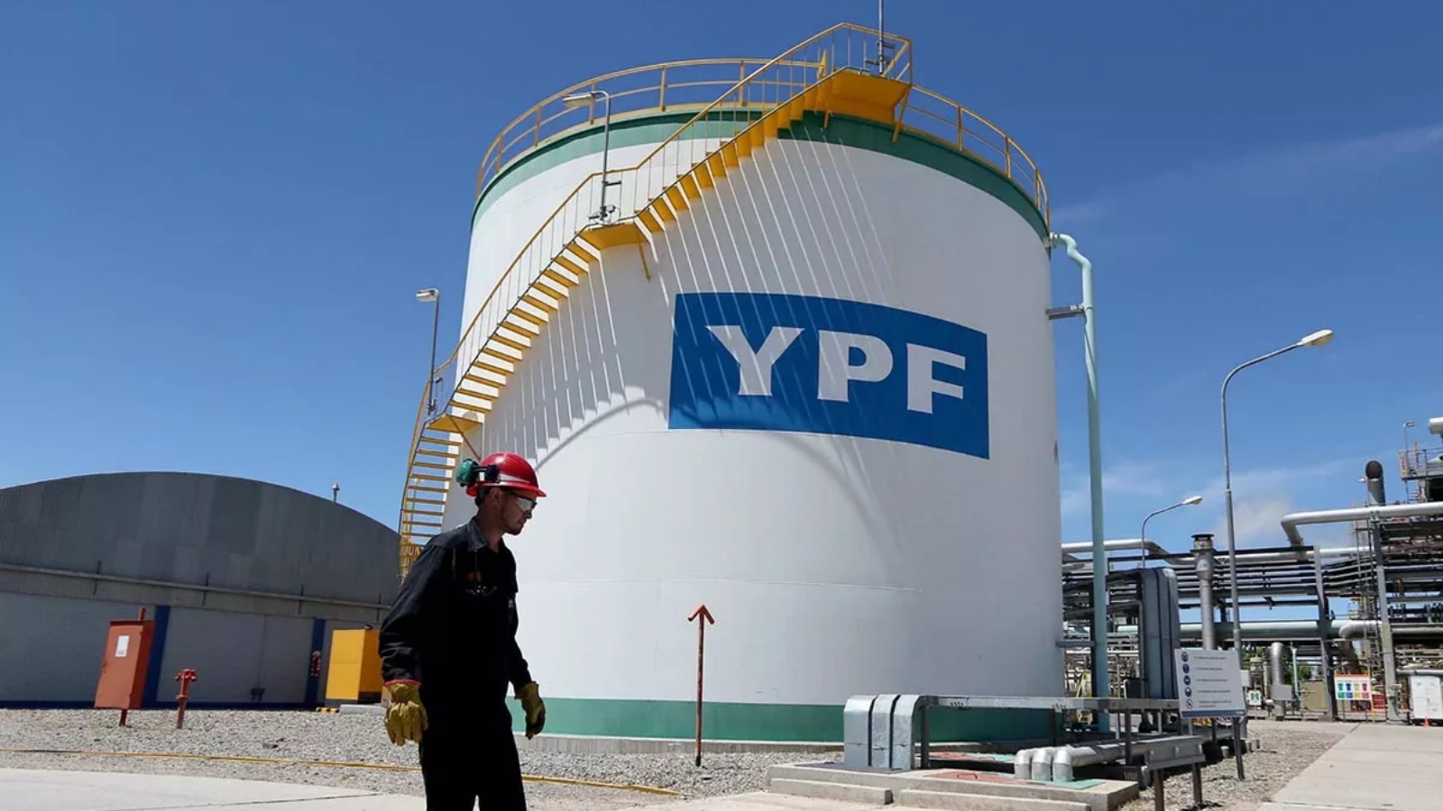 YPF prevé inversiones por 3.700 millones de dólares para este año