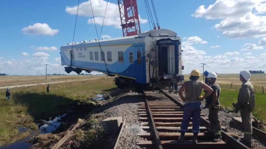 Decisión judicial: prohiben la circulación del tren entre Constitución y Bahía