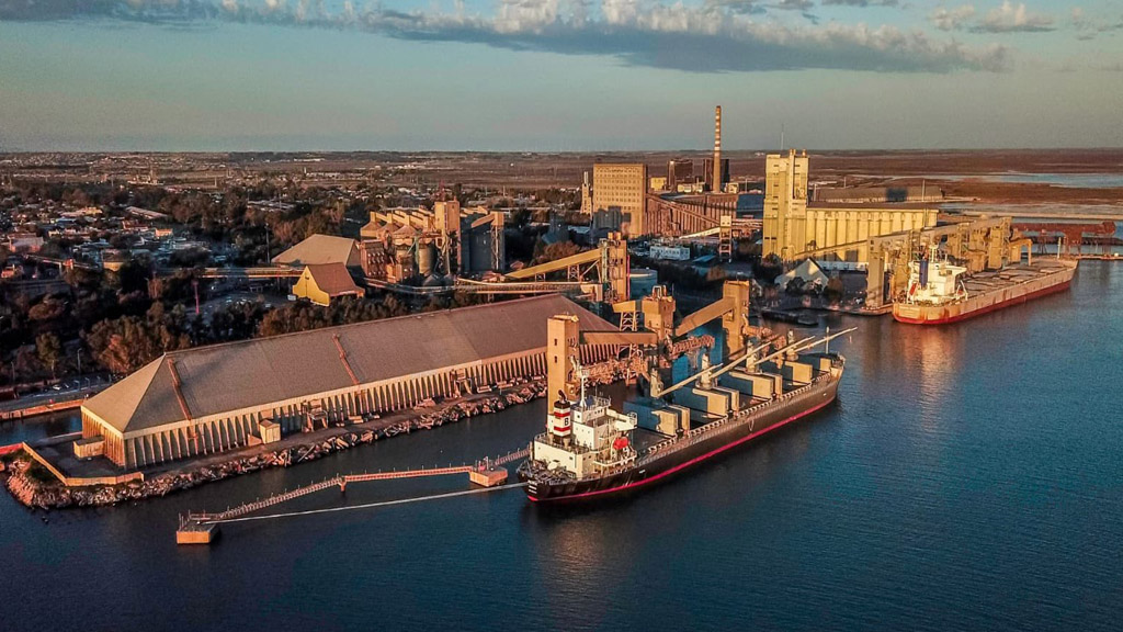 El trigo marcha al tope de las descargas de granos en Bahía Blanca