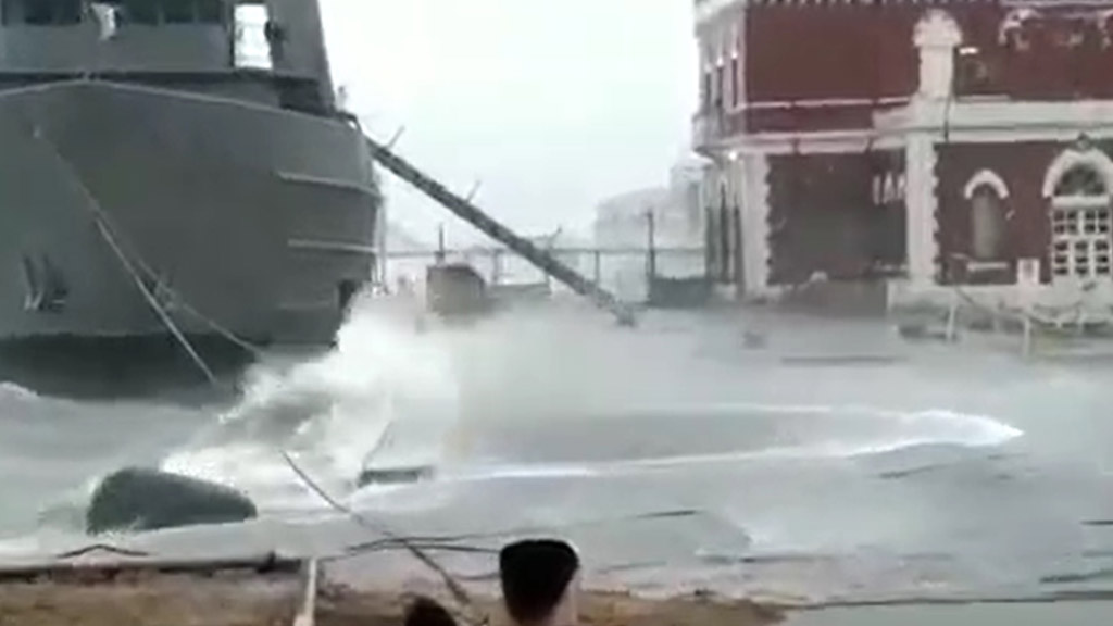 En video: así subió el mar por la sudestada histórica en la Base Naval de Puerto Belgrano