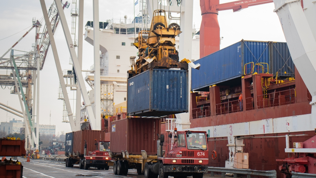 Aumentó casi un 5% la carga en el Puerto Buenos Aires