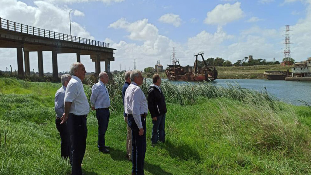 Quequén, de la mano de Tandanor, busca construir un nuevo puente Ezcurra