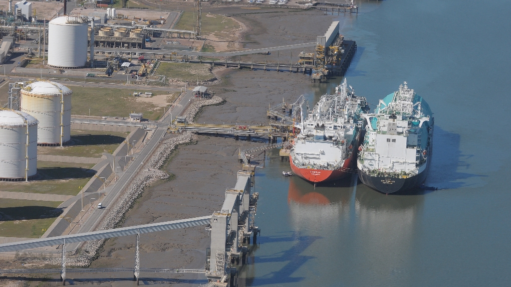 Argentina compró ocho barcos de GNL por 745 millones de dólares