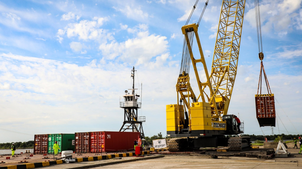 Destino final Asia: se realizó el sexto embarque de contenedores desde Santa Fe, vía La Plata