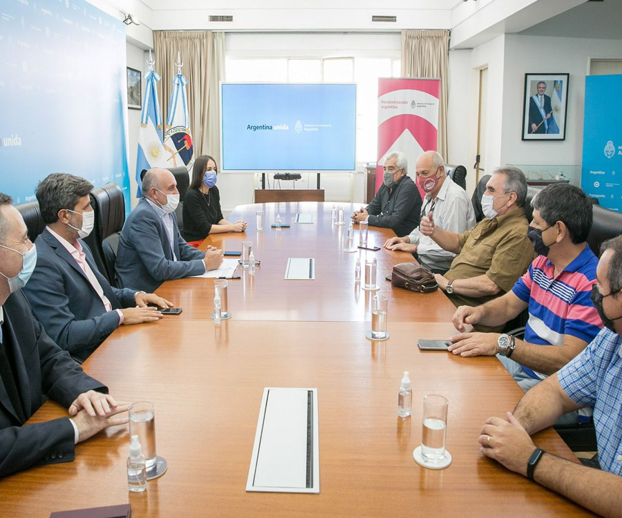 Declaran el estado de alerta en la Hidrovía y el puerto de Buenos Aires