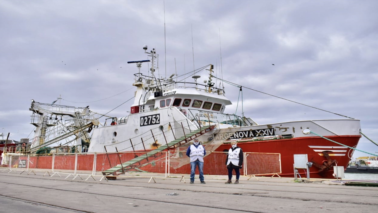 Otro pesquero con casos de Covid está en una burbuja sanitaria en el puerto de Bahía Blanca