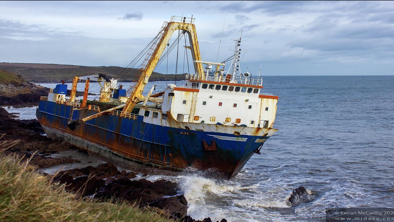 Aún no se sabe quién es el dueño del buque fantasma que apareció en Irlanda