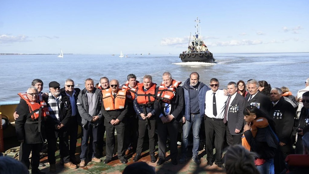 Emotivo acto en el Puerto de Bahía Blanca por los 40 años del hundimiento del ARA Belgrano