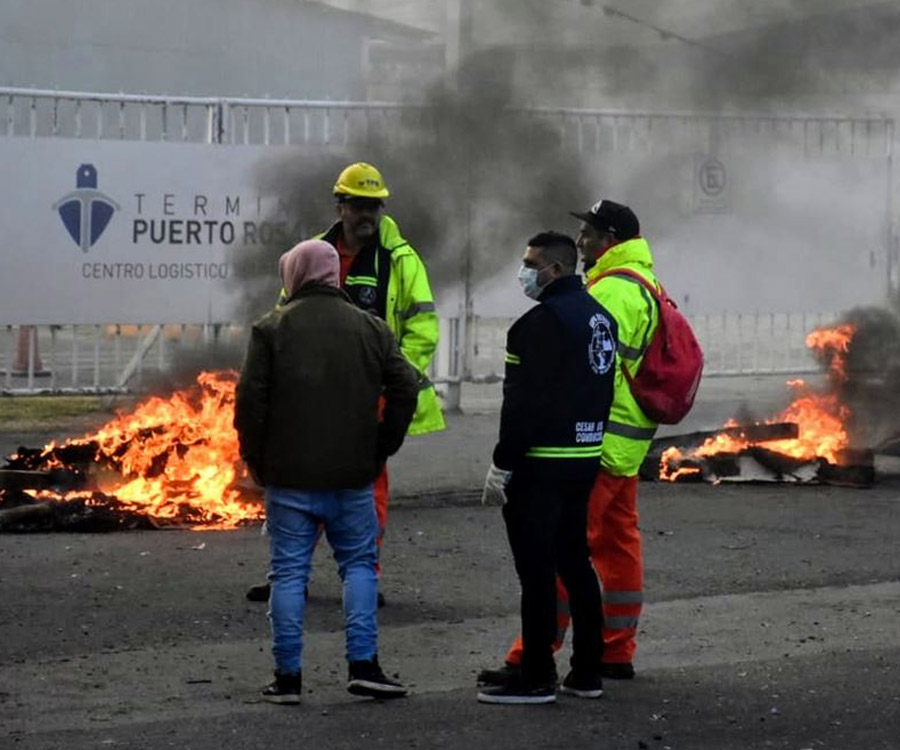 Comprometida situación en el puerto de Rosario: derrumbe, congestión y suspensiones