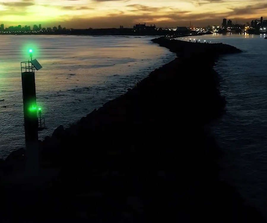 Video: finalizó la instalación de la Torre de Baliza del Morro de la Escollera Sur en Quequén