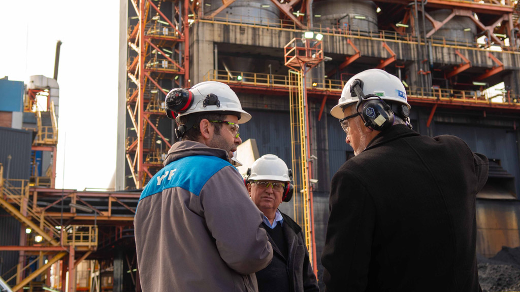 Lucero y Lojo recorrieron la terminal YPF en el puerto de La Plata