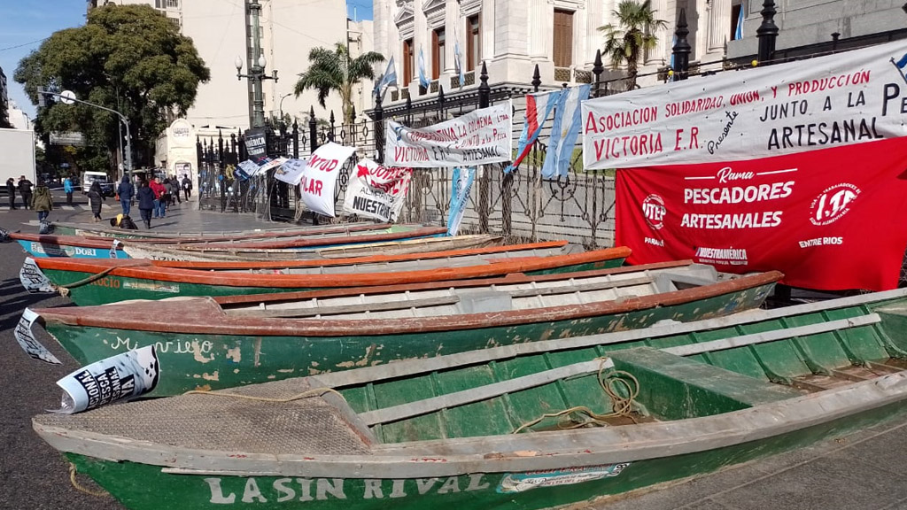 Tras el canoazo, diputados del FDT presentaron un proyecto sobre la pesca artesanal