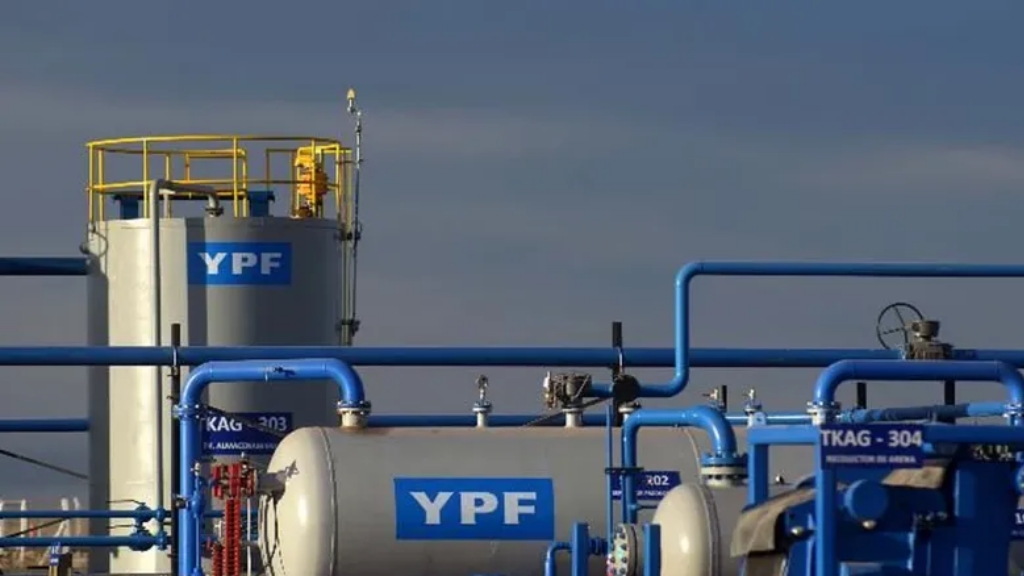 YPF no importará combustibles de origen ruso