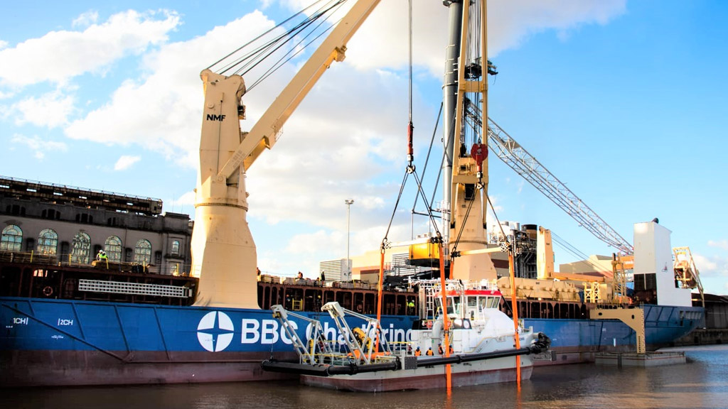 La draga Pancho arribó al Muelle Público del Puerto Buenos Aires