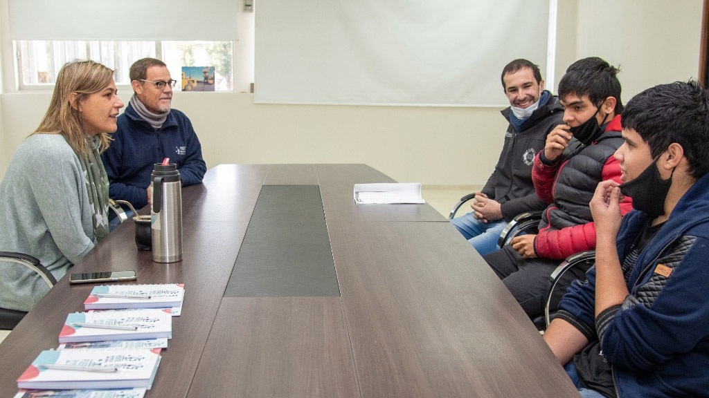 Alumnos del nivel medio finalizarán su formación en el puerto de San Nicolás