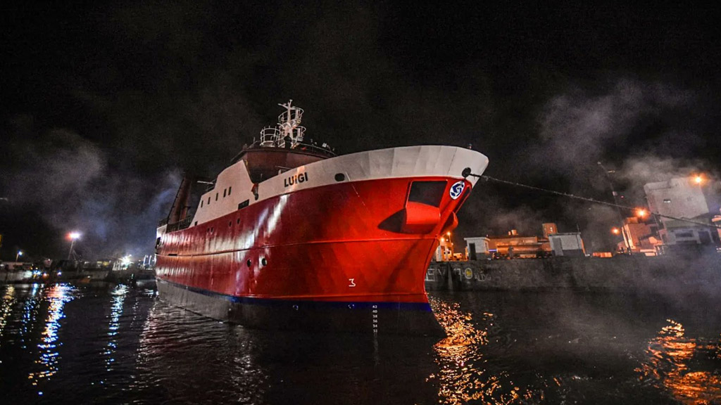 En fotos: el Luigi ya es sometido a los trabajos finales en el mar