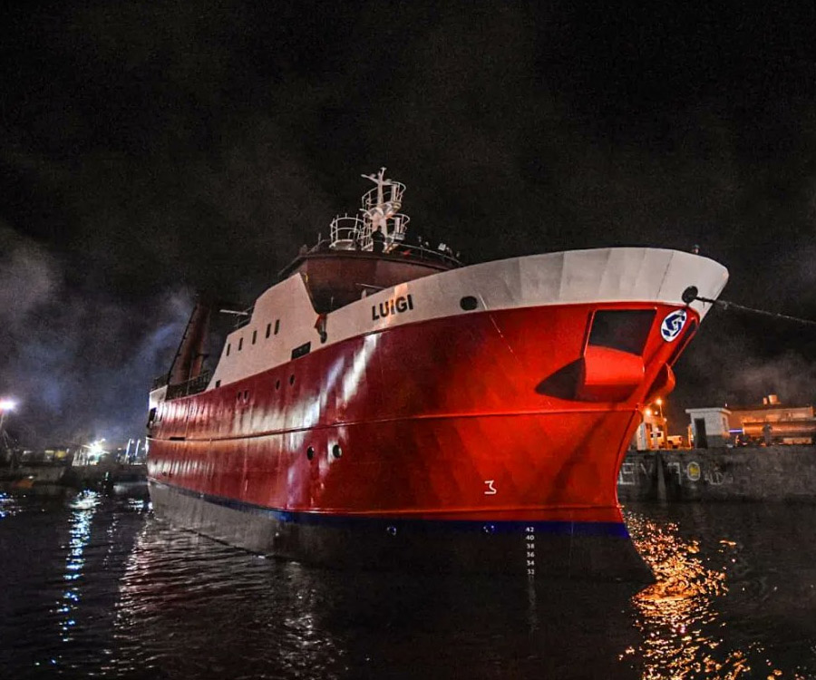 En fotos: el Luigi ya es sometido a los trabajos finales en el mar