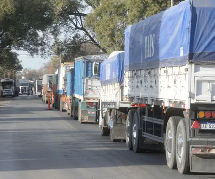 Duro impacto del paro de transportistas en los puertos del Gran Rosario