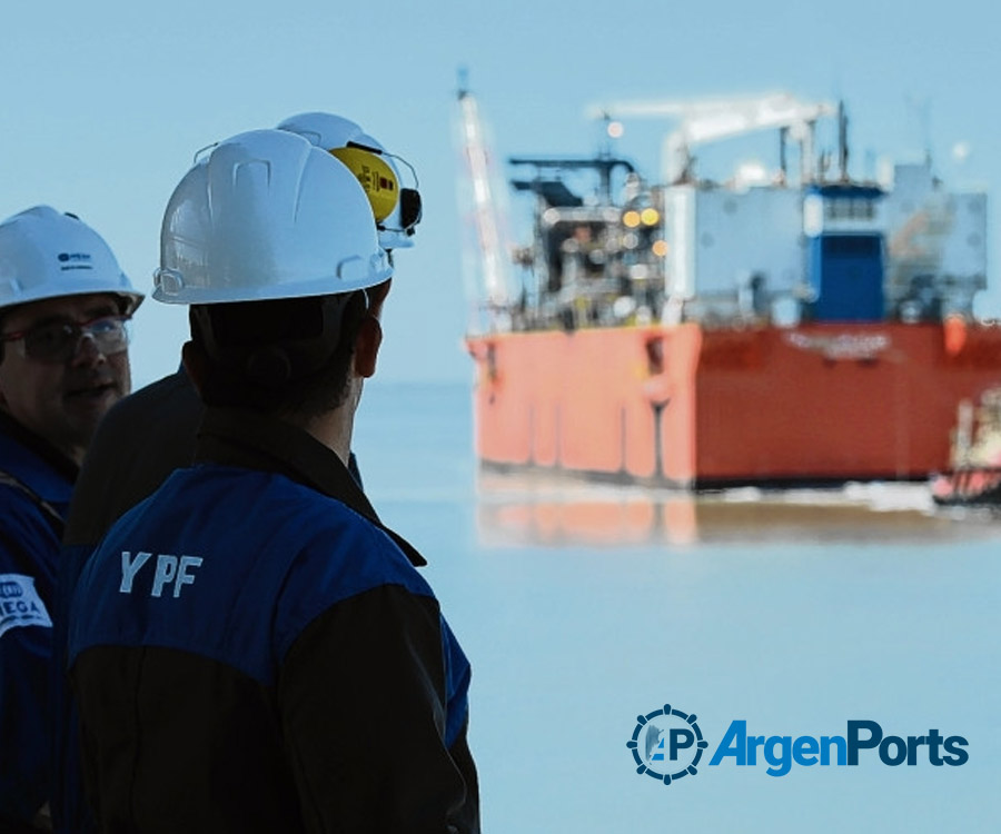 Se va al Congo la barcaza que había alquilado YPF para exportar GNL desde Bahía Blanca