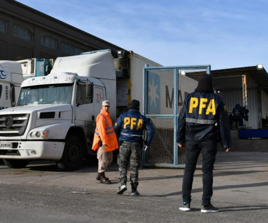 Allanaron una pesquera de capitales chinos en el puerto de Bahía Blanca