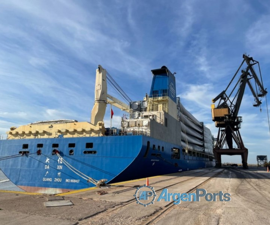 Llegaron al puerto de Bahía Blanca equipos para ampliar el parque eólico de Coronel Rosales