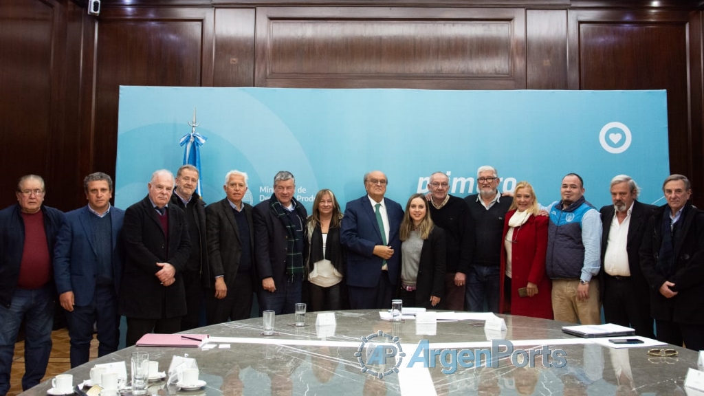 De Mendiguren recibió a representantes de la Mesa de la Industria Naval