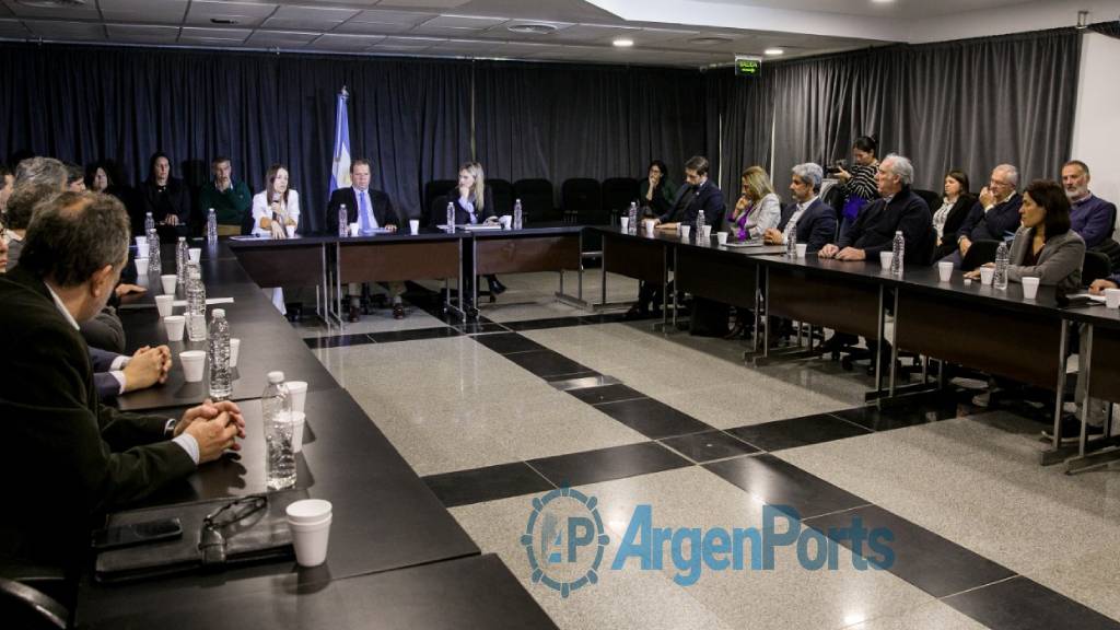 Presentaron la disposición que agilizará la habilitación de puertos