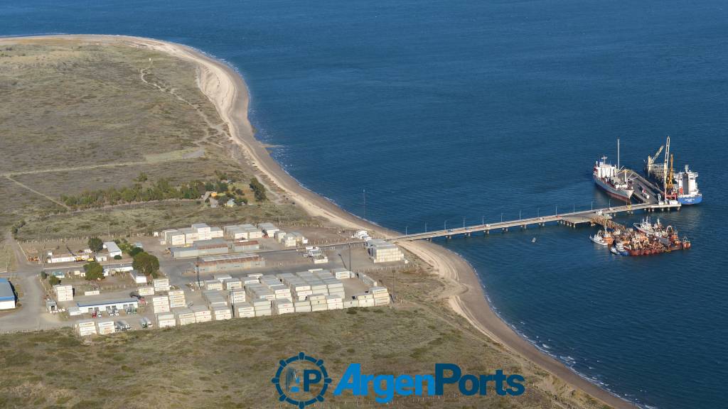 Carreras dijo que Tecpetrol piensa en un gasoducto y una planta de GNL en Río Negro