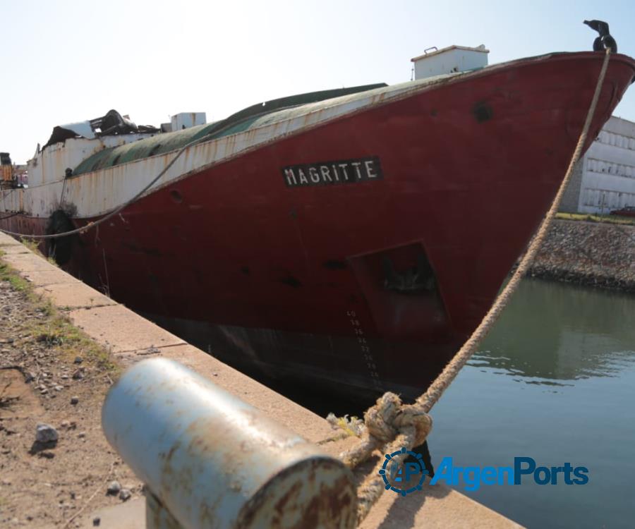 Con el “Magritte”, se inició el desguace de buques en la Base Naval marplatense