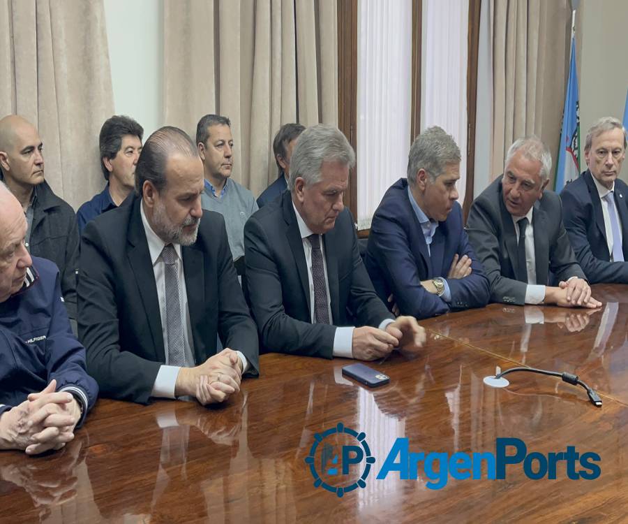 El presidente de YPF se reunió con dirigentes políticos y empresarios de Bahía Blanca