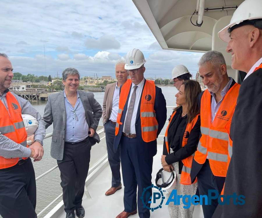 Monrabal destacó la visita de una delegación de Países Bajos al puerto de Dock Sud