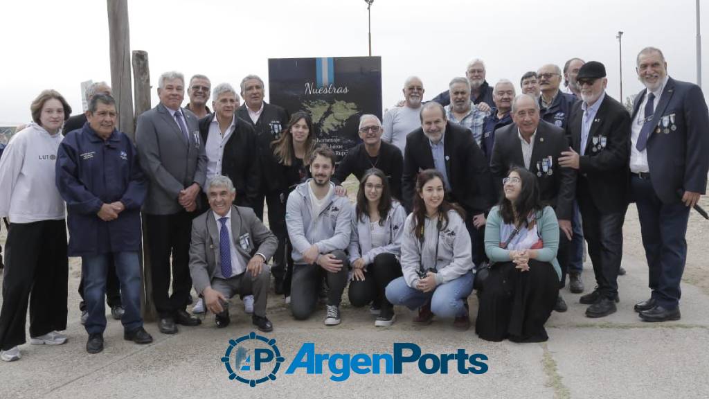 Con varios actos, el puerto de Bahía Blanca homenajeó a los Héroes de Malvinas