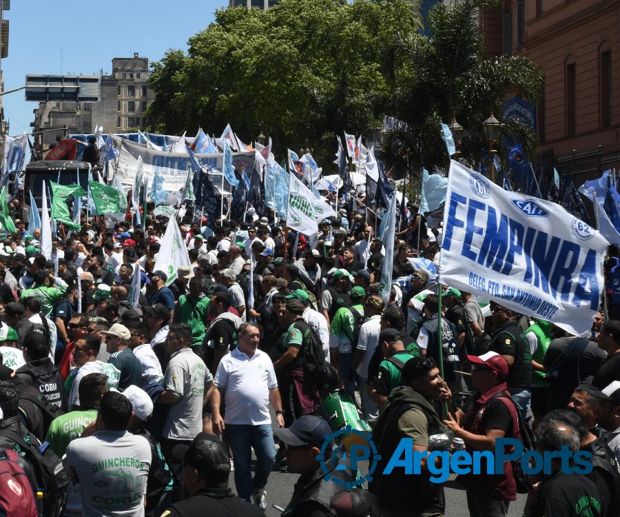 La Federación Marítimo Portuaria se movilizó al ministerio de Economía con varios reclamos