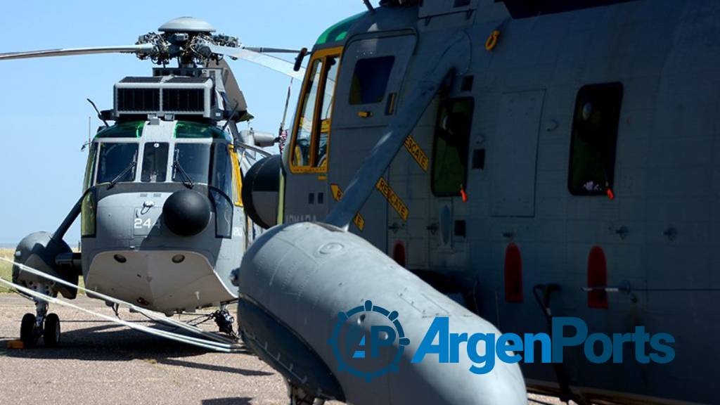 Se realizó la recepción de los helicópteros Sea King que trabajarán junto al rompehielos Irízar